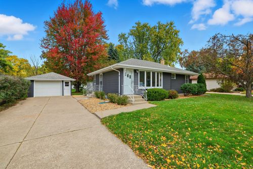 255 County Road C2 W, Roseville, MN, 55113-2422 | Card Image
