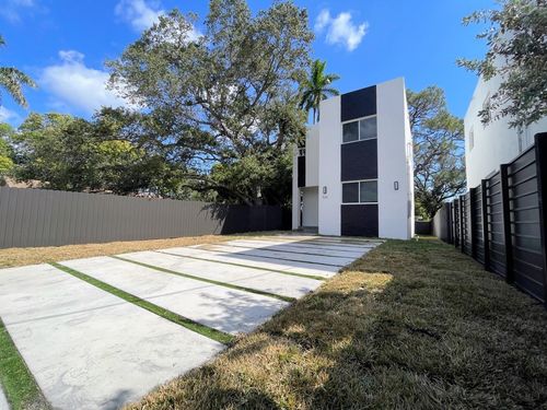 536 Nw 13th Ave, Fort Lauderdale, FL, 33311-7946 | Card Image