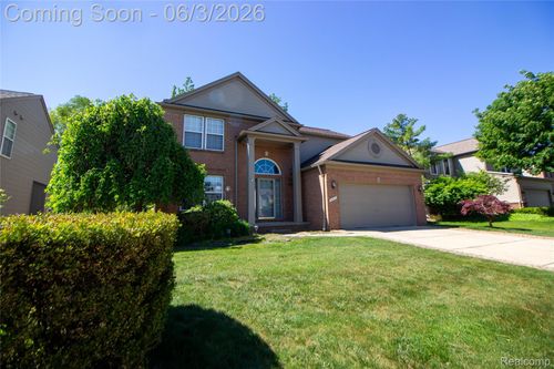 227 Biltmore Dr, Troy, MI, 48084-5449 | Card Image