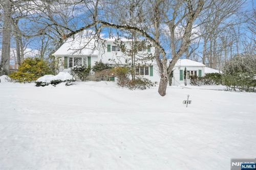 645 Wildwood Rd W, Northvale, NJ, 07647-1106 | Card Image