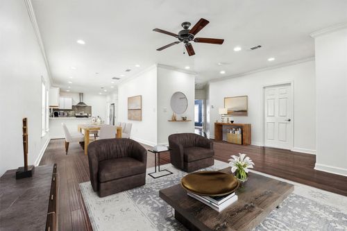 2108 Freeman St, Houston, TX, 77009-8129 | Card Image