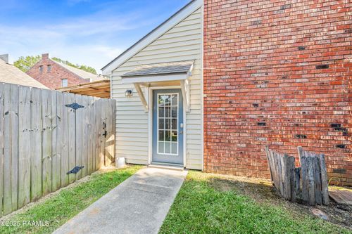 d-210 Yvonne Street, Broussard, LA, 70518 | Card Image