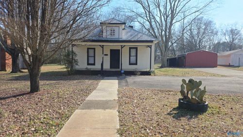 713 W Washington St, Athens, AL, 35611-2433 | Card Image