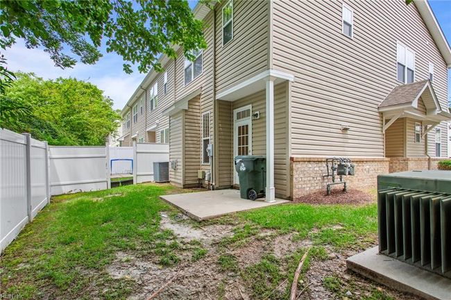 2741 Deep Creek Cmn, House attached with 2 bedrooms, 3 bathrooms and null parking in Chesapeake VA | Image 32