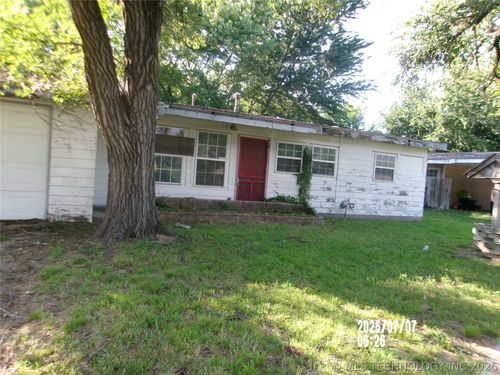 421 Sooner Rd, Bartlesville, OK, 74003-1526 | Card Image