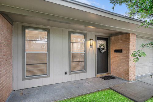 5511 Loch Lomond Dr, Houston, TX, 77096-2940 | Card Image