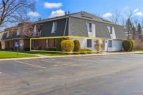 73A Foxberry Dr, Amherst, NY, 14068-1021 | Card Image