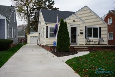 2805 Letchworth Parkway, House other with 3 bedrooms, 2 bathrooms and 2 parking in Toledo OH | Image 2