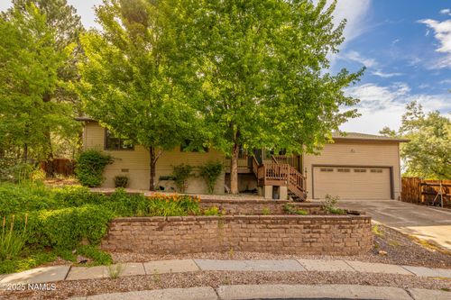 1815 N Hornet Way, Flagstaff, AZ, 86004-7704 | Card Image