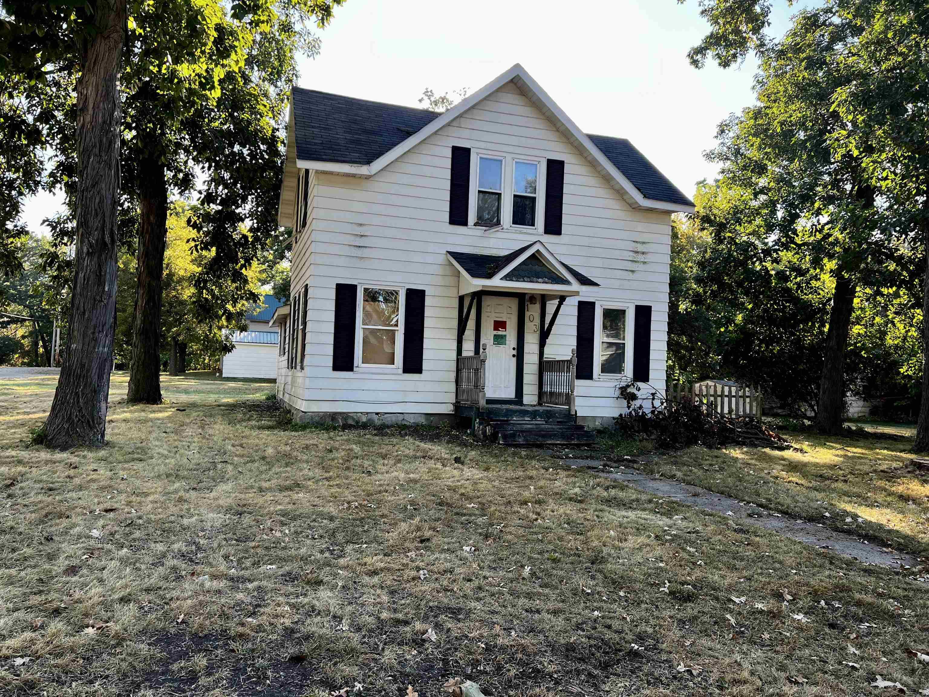 5th Ave, Oelwein, IA 50662