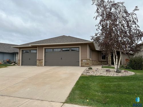 700 E Shadow Creek Ln Lane, Sioux Falls, SD, 57108 | Card Image