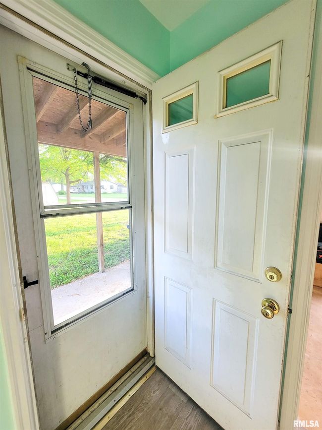 225 Hickory St, House other with 2 bedrooms, 1 bathrooms and null parking in Flora IL | Image 25
