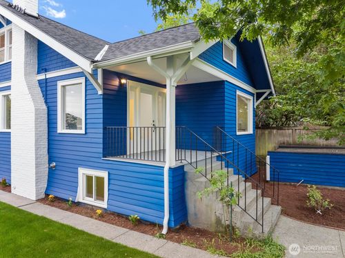 907 N 80th Street, Seattle, WA, 98103 | Card Image