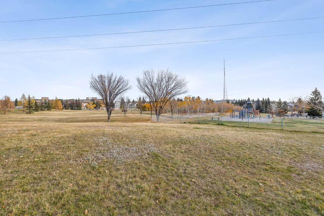364 Prominence Hts Sw, Townhouse with 3 bedrooms, 3 bathrooms and 4 parking in Calgary AB | Image 40