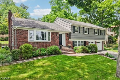275 Wyoming Ave, Maplewood, NJ, 07040-2001 | Card Image