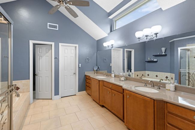 2304 Colleen Ct, House other with 5 bedrooms, 4 bathrooms and null parking in Carrollton TX | Image 20