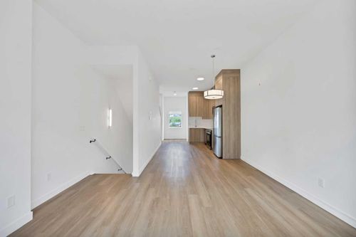 209-101 Panatella Sq Nw, Calgary, AB, T3K2R9 | Card Image