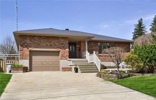 28 Macnab St, Forest, ON, N0N1J0 | Card Image