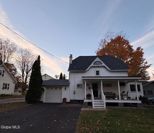 5 Southeast St, Saratoga Springs, NY, 12866-4517 | Card Image