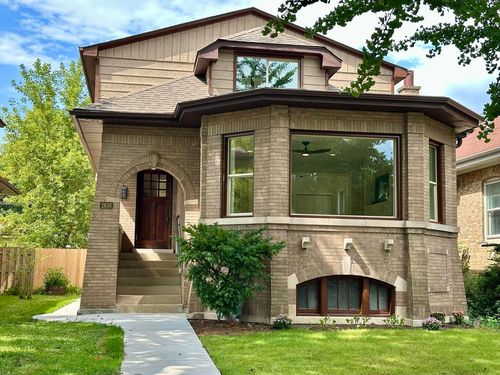 2638 Central Park Ave, Evanston, IL, 60201-1168 | Card Image