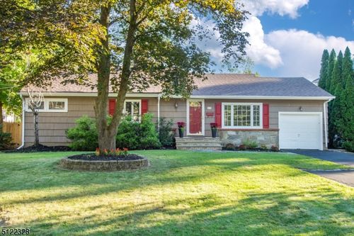 93 Irving Ave, Livingston, NJ, 07039-2947 | Card Image