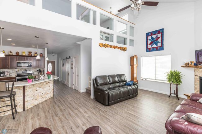 Living Room | Image 14