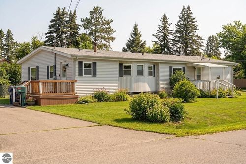 1107 Ogemaw St, Grayling, MI, 49738-1317 | Card Image