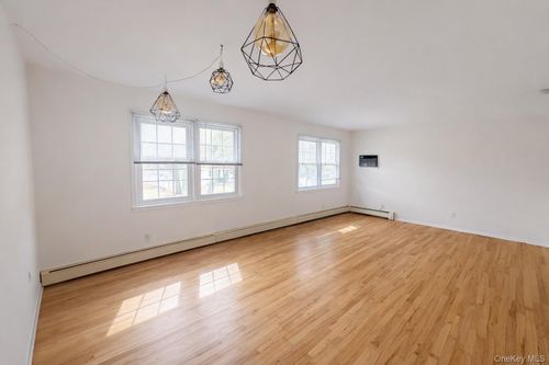 14 Upland Dr, E Northport, NY, 11731-1425 | Card Image