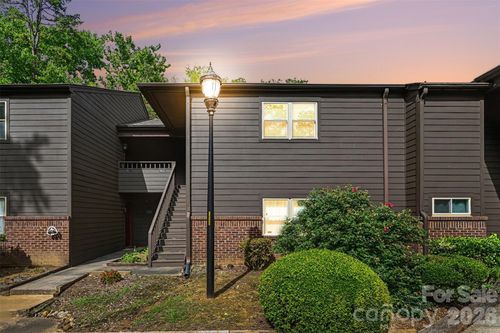 8015 Cedar Glen Dr, Charlotte, NC, 28212-0201 | Card Image