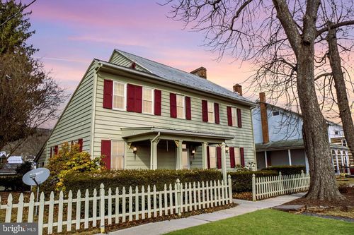 208 W Aaron Sq, AARONSBURG, PA, 16820-9405 | Card Image