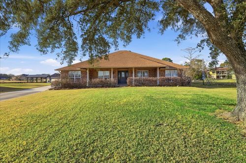 510 Country Ln, Bridge City, TX, 77611-3216 | Card Image