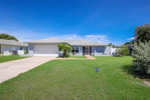6910 18th Ave W, BRADENTON, FL, 34209-4945 | Card Image
