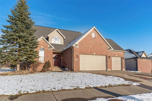9057 Copper Ridge Dr, Davison, MI, 48423-8674 | Card Image