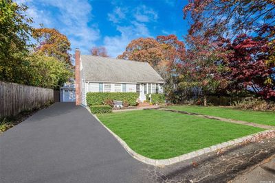 15 W Hemlock Street, House other with 4 bedrooms, 1 bathrooms and null parking in Islip NY | Image 2