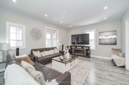 235 Dearborn Ave, Oshawa, ON, L1G4Z3 | Card Image