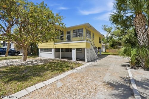 123 Andre Mar Dr, FORT MYERS BEACH, FL, 33931-3849 | Card Image