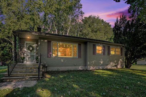 601 Marcelletti Ave, Paw Paw, MI, 49079-1218 | Card Image
