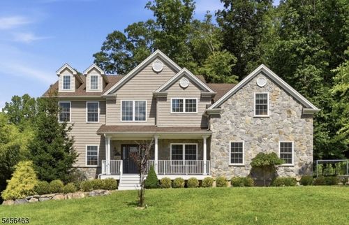 5 Jared Pl, Budd Lake, NJ, 07828-2823 | Card Image