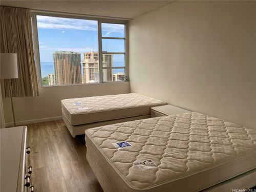 3511-400 Hobron Ln, Honolulu, HI, 96815-1209 | Card Image