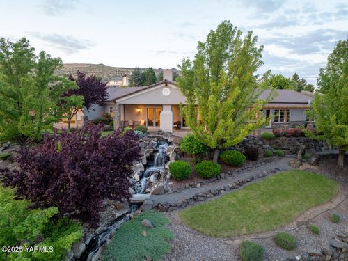 305 Mountain Shadows Pl, Yakima, WA, 98908-8497 | Card Image