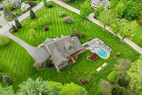 32 Rideout Rd, Hollis, NH, 03049-6110 | Card Image