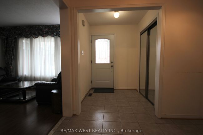 73 Hullrick Dr, House other with 4 bedrooms, 3 bathrooms and 4 parking in Etobicoke ON | Image 5