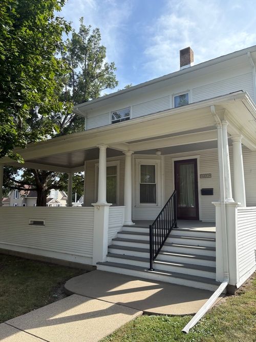 401 10th St, De Witt, IA, 52742-1448 | Card Image