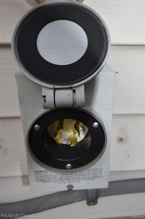 4422 Rosewold Ave, Royal Oak, MI, 48073-1743 | Card Image