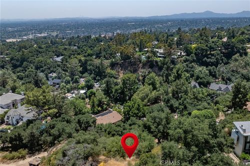 3577 Shaw Ranch Rd, Pasadena, CA, 91107-1226 | Card Image