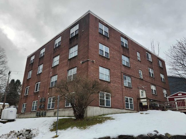 APT-1B - 30 Beech St, Condo with 2 bedrooms, 1 bathrooms and null parking in Bristol NH | Image 33
