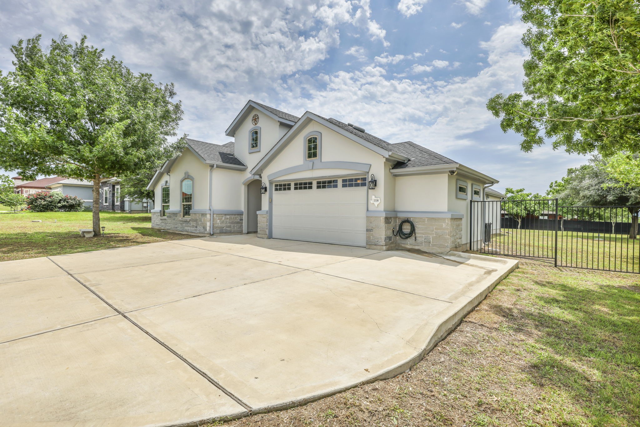 Peck St, Kyle, TX 78640