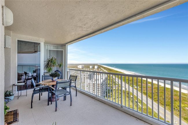 APT-2-3 - 5051 N Highway A1a, House attached with 4 bedrooms, 4 bathrooms and null parking in Hutchinson Island FL | Image 14