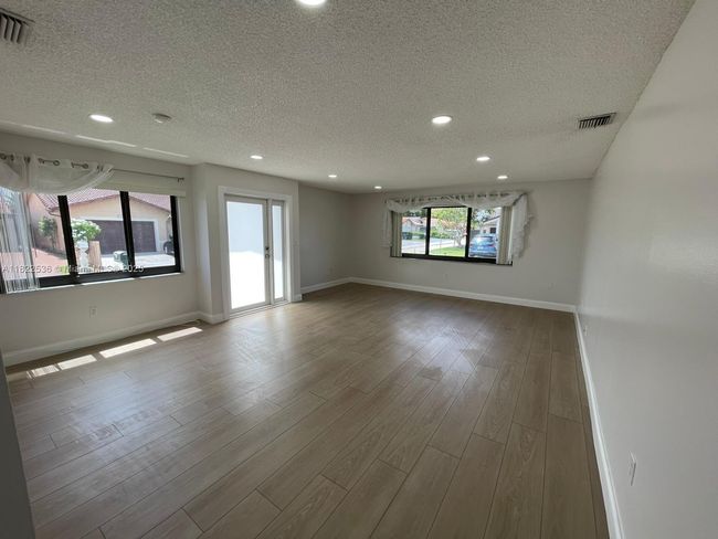 1727 Sw 136 Th Pl, House other with 4 bedrooms, 2 bathrooms and null parking in Miami FL | Image 4