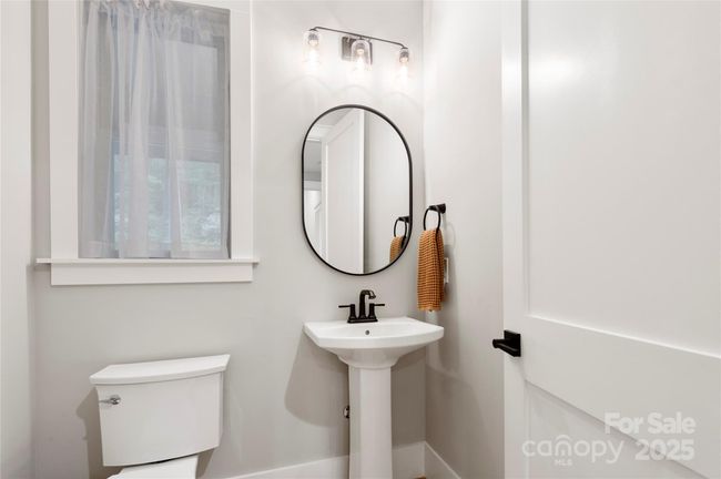 1/2 Bath | Image 14